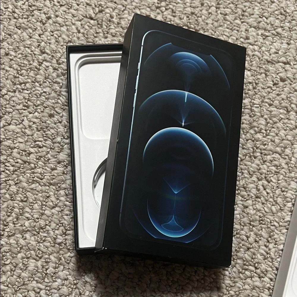 Apple iPhone Boxes